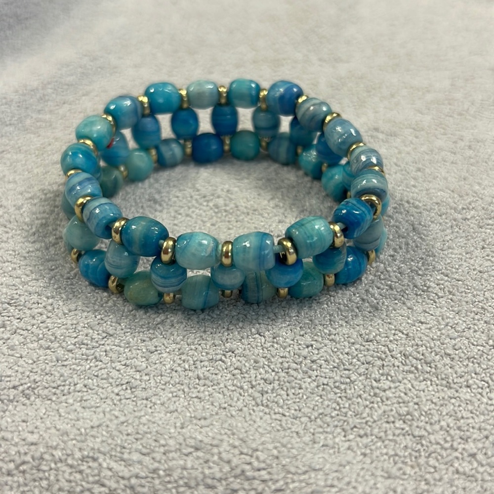 Costume, jewelry, stretchy, beaded bracelet.